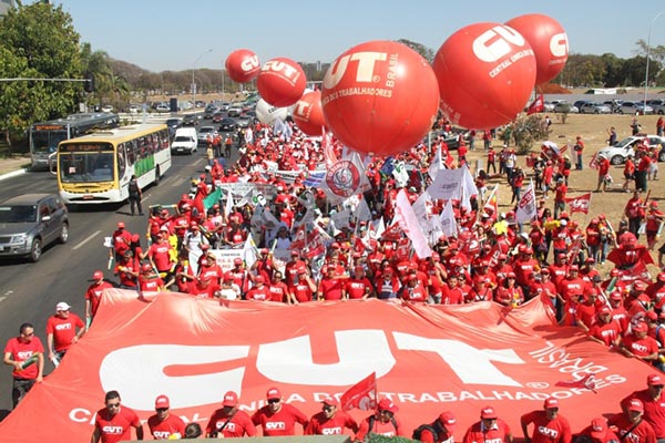 CUT chama greve geral para abril