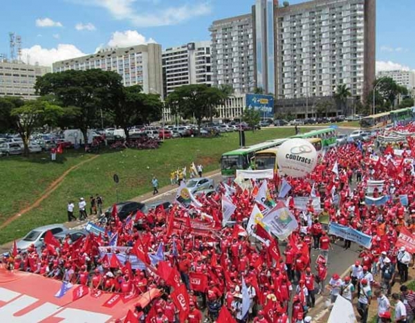 Cut e centrais fazem marcha da Sé à Paulista por pauta dos trabalhadores