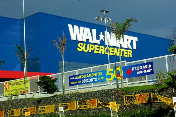 Walmart é condenado por chefe dizer que tiraria &quot;os pretinhos&quot; do caixa