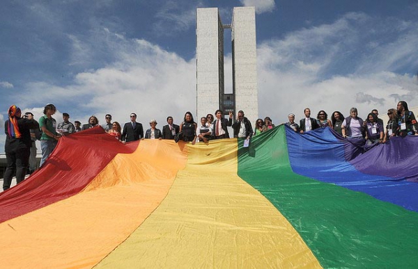 Dia Internacional de Luta contra a LGBTfobia marca resistência em meio à violência