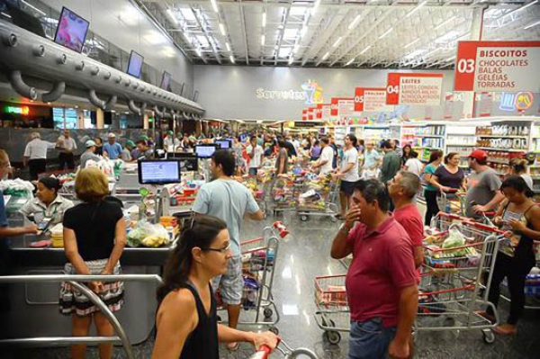 A partir do próximo domingo, supermercados já não abrirão em Campos