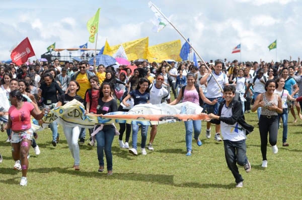 Deputados agora querem reduzir idade para criança trabalhar