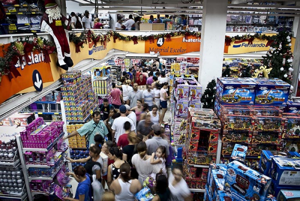 Natal deve gerar mais vendas e empregos temporários