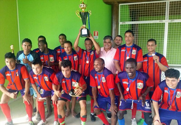 Rondelli Supermercado conquista tricampeonato em São Mateus