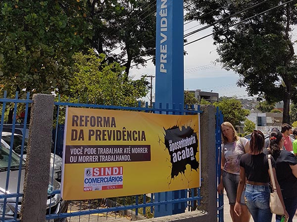 Repúdio contra o desmonte da previdência marca dia internacional da mulher no ES