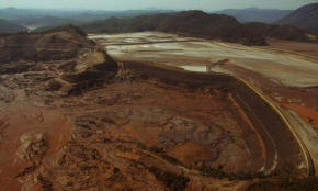 MP apura licenciamento ilegal da Samarco no governo Aécio