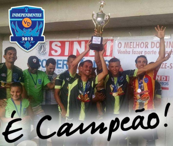 Independente conquista troféu de Campeão de Futsal de Aracruz
