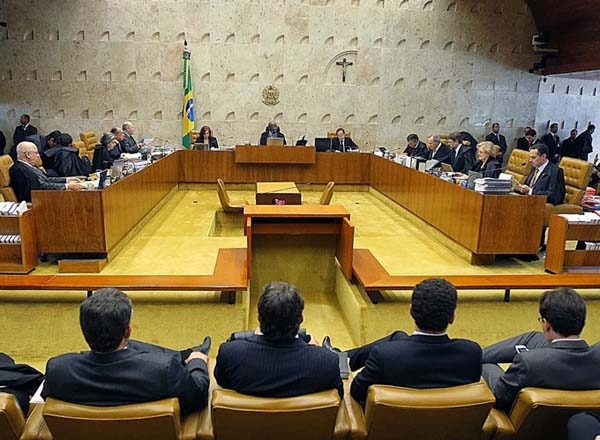 Supremo terá de decidir sobre direito de greve e demissão imotivada